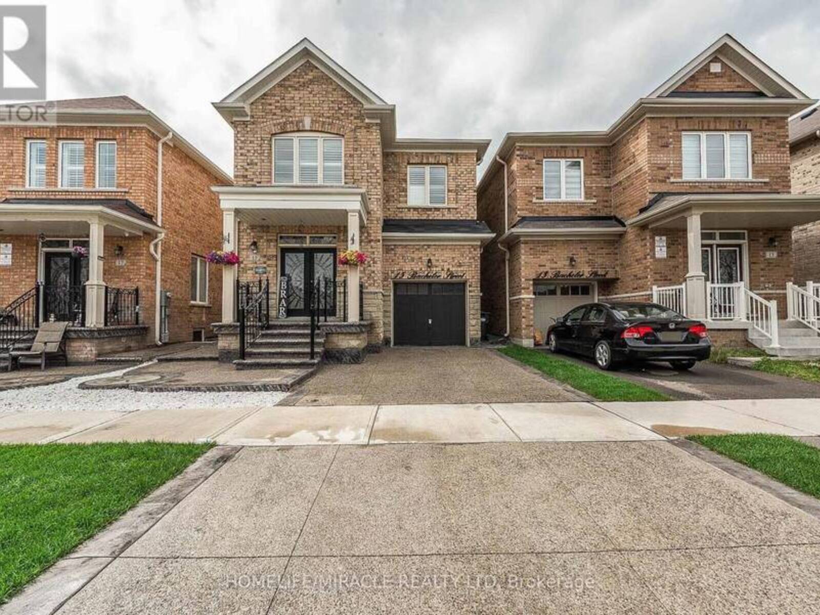 15 BACHELOR STREET, Brampton, Ontario L7A 5B1