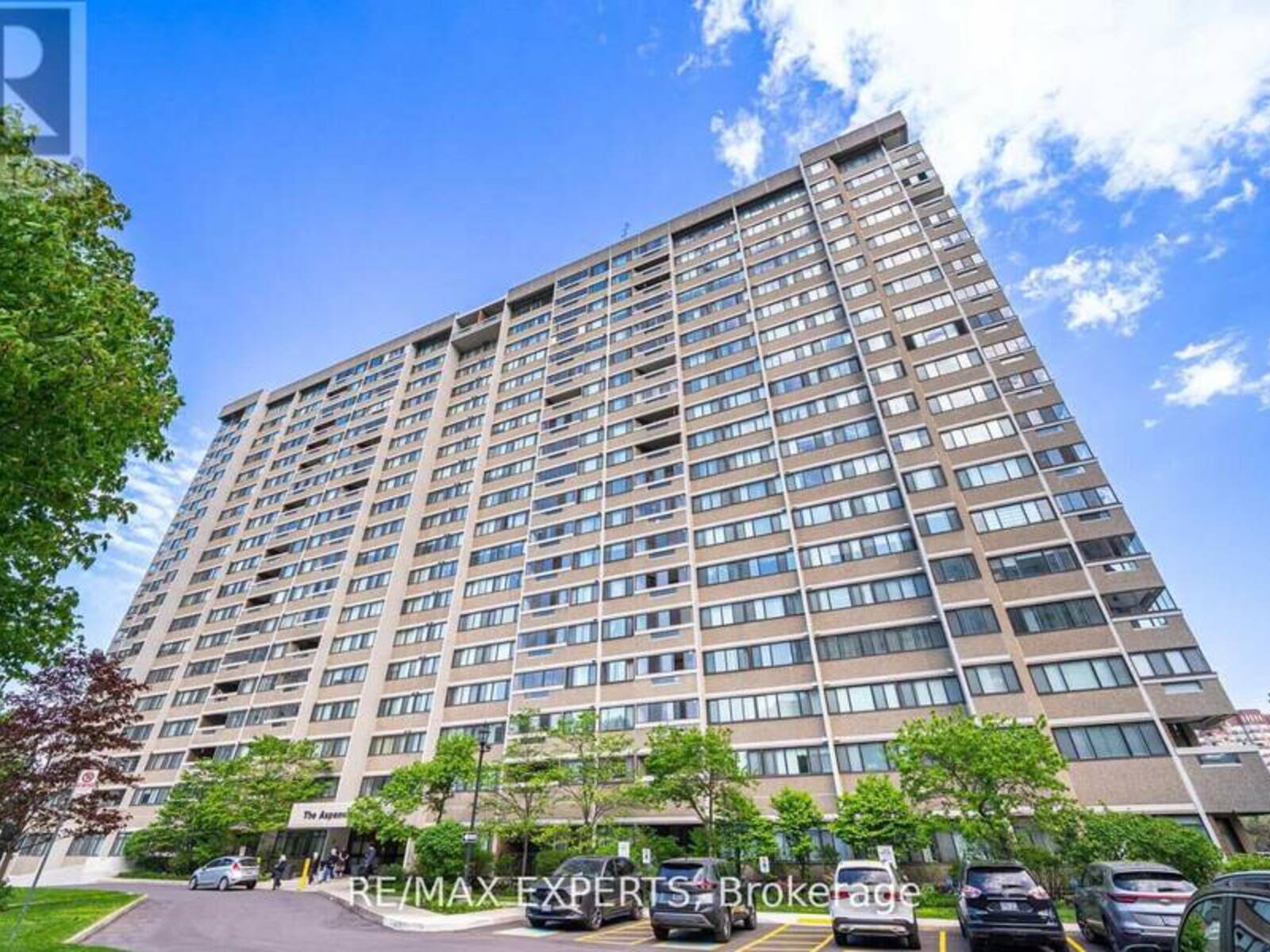 706 - 50 ELM DRIVE E, Mississauga, Ontario L5A 3X2