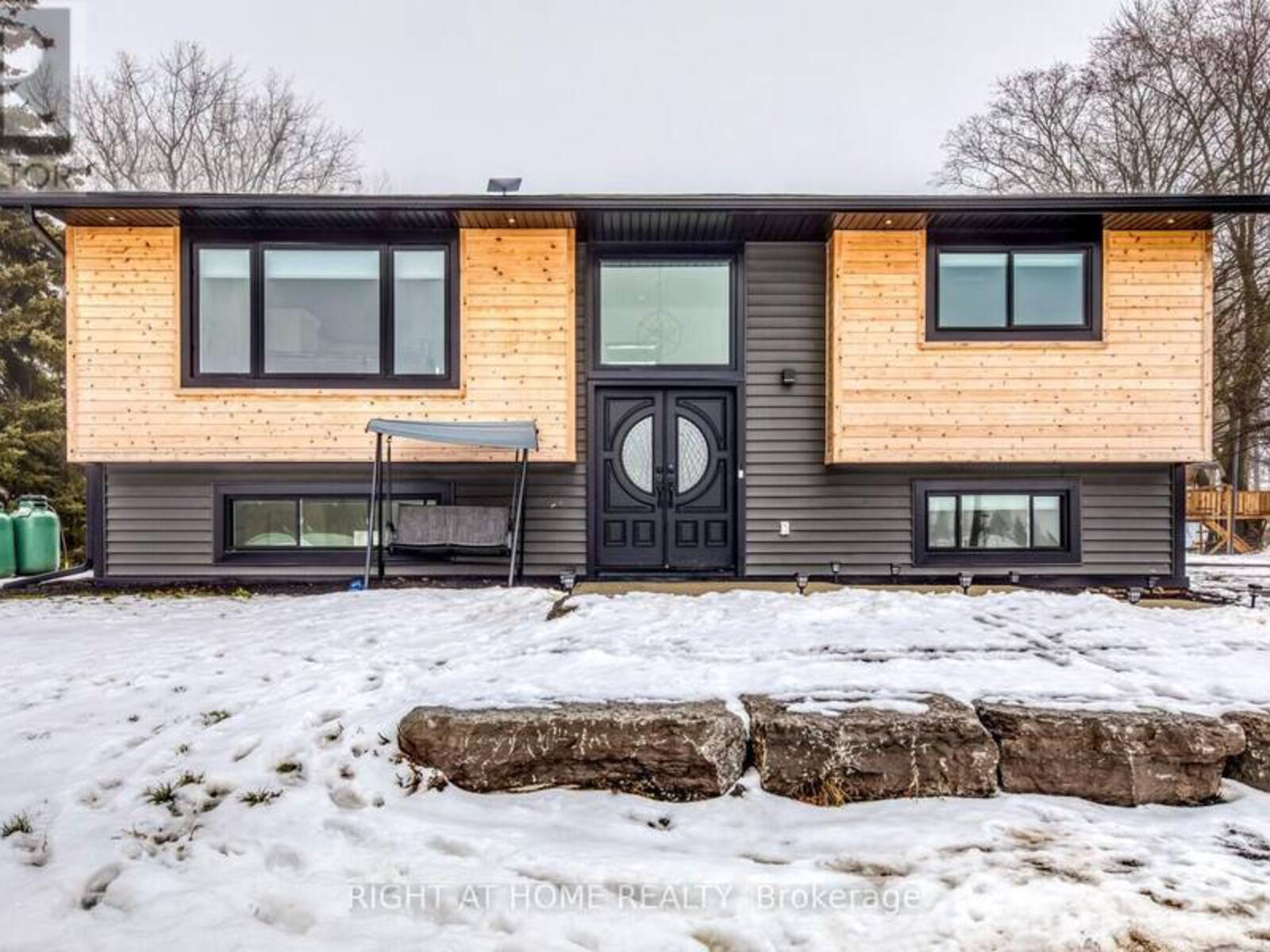 146 7TH CONCESSION ROAD E, Hamilton, Ontario L8B 1T3