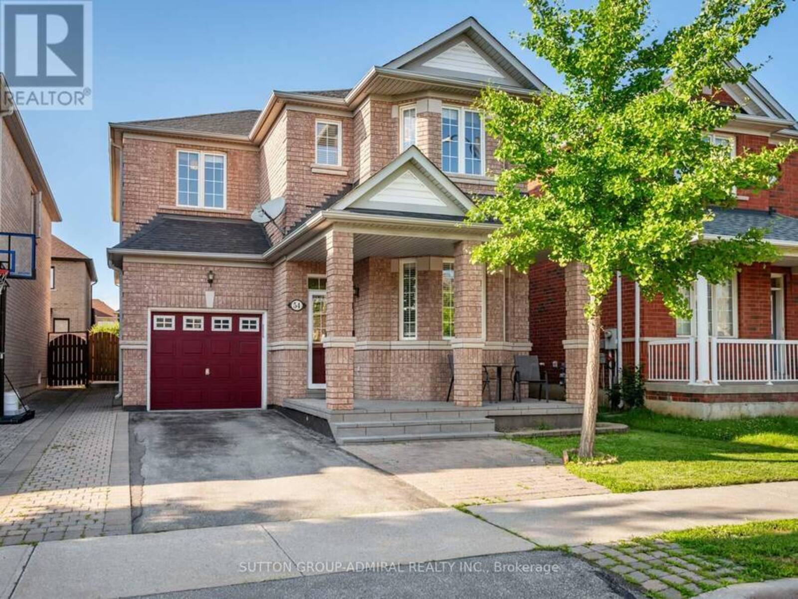 54 SAINT VICTOR DRIVE, Vaughan, Ontario L4H 3E3