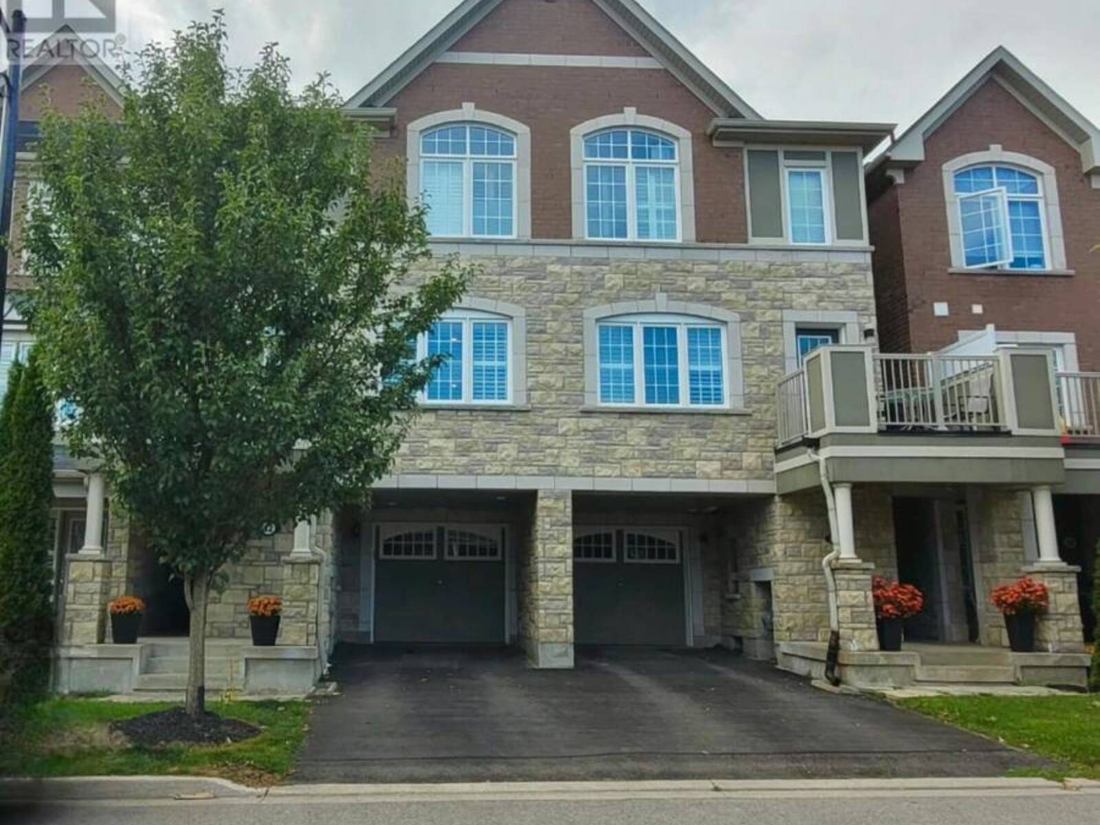 42 STOCKS LANE, Aurora, Ontario L4G 0Y3