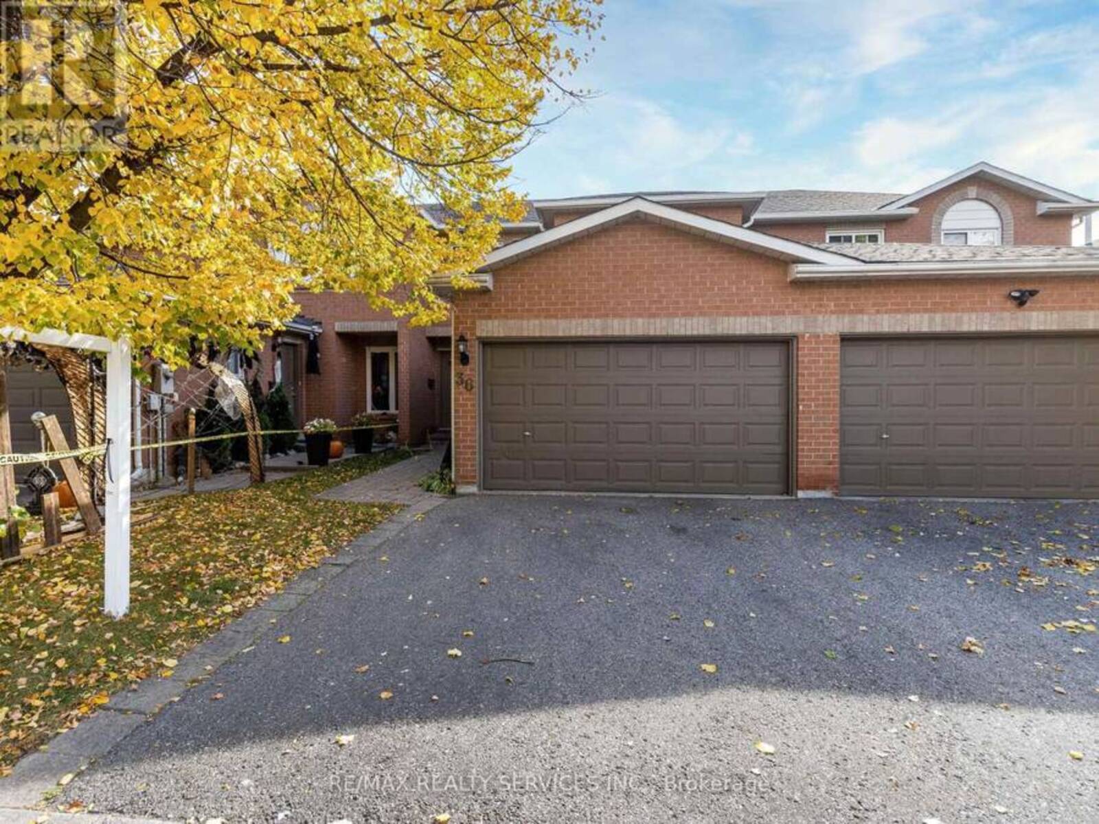 36 FARNHAM DRIVE, Brampton, Ontario L6X 4H8