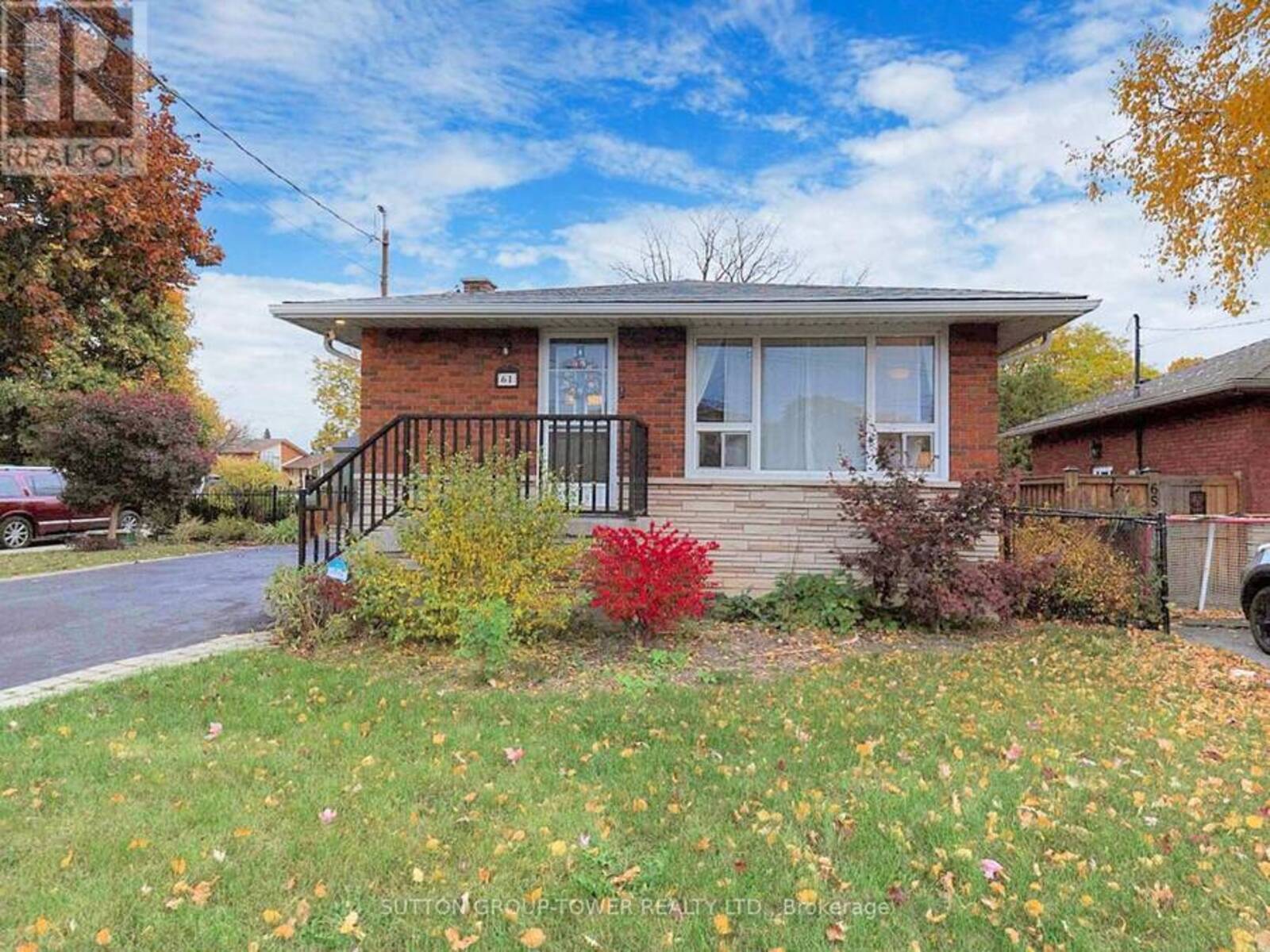 61 FISHER CRESCENT, Hamilton, Ontario L9C 4N1