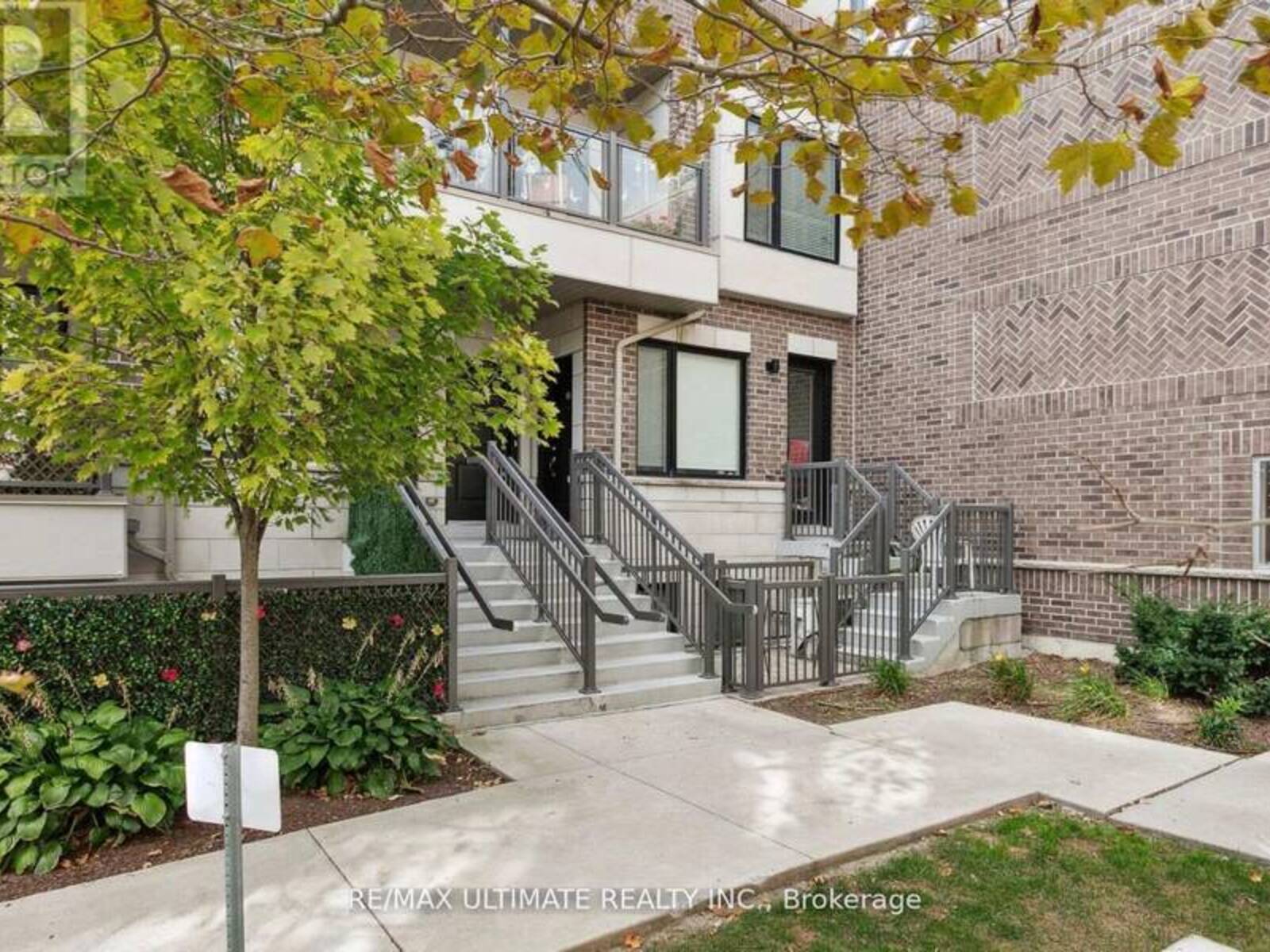 422 - 8 DRUMMOND STREET, Toronto, Ontario M8V 1Y8