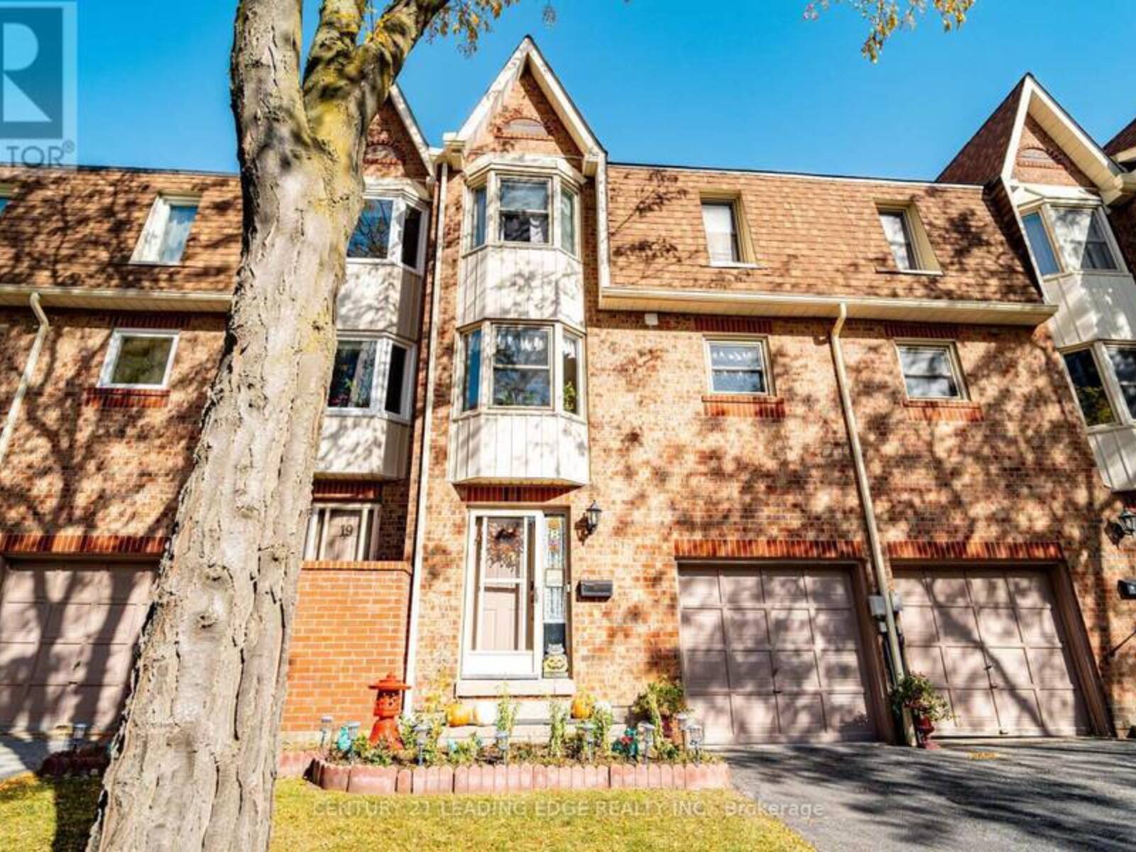 21 - 25 CARDWELL AVENUE, Toronto, Ontario M1S 4Y8