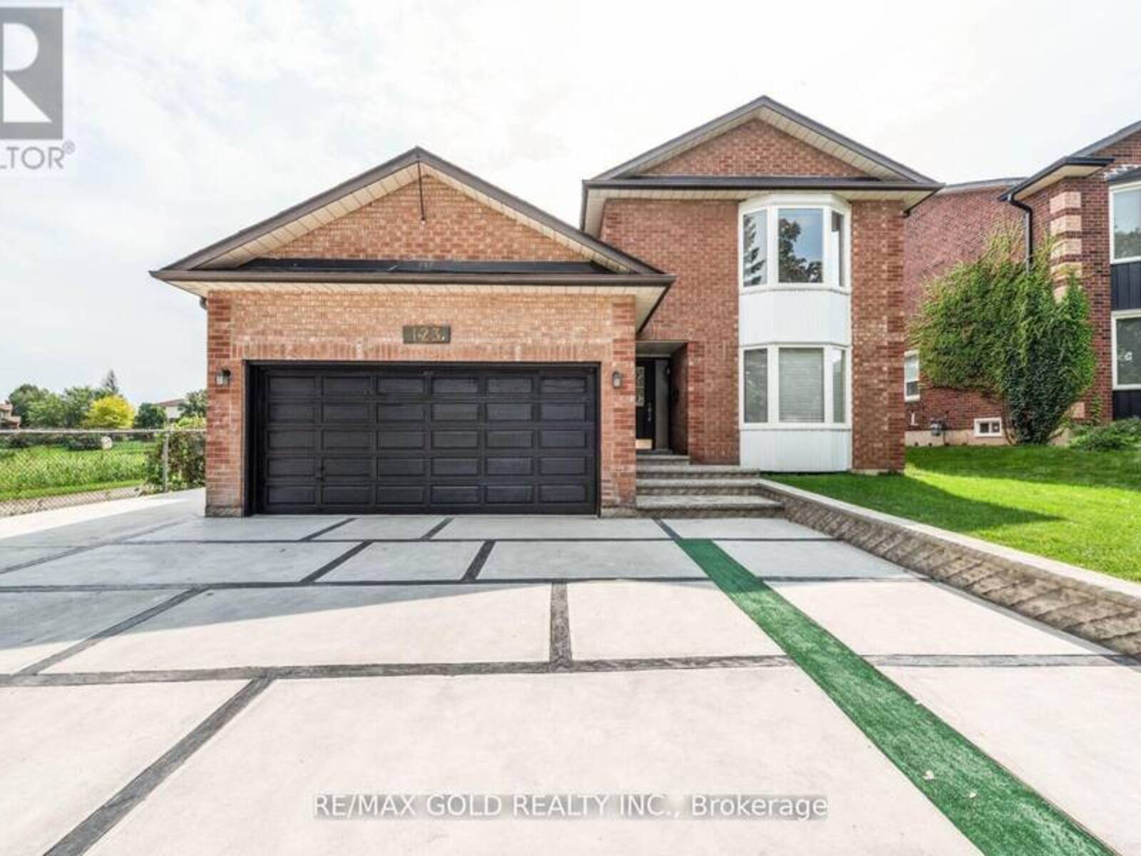 123 MEADOW DRIVE, Orangeville, Ontario L6W 4J7