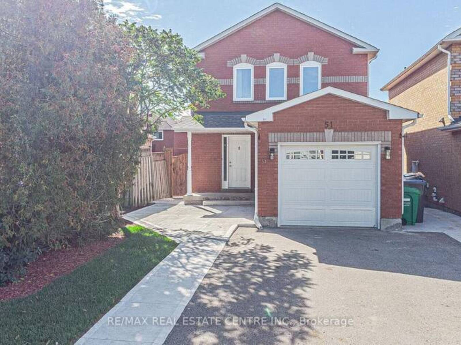 51 RAVENSCLIFFE COURT, Brampton, Ontario L6X 4N8