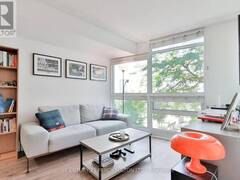 910 - 219 FORT YORK BOULEVARD Toronto Ontario, M5V 1B1