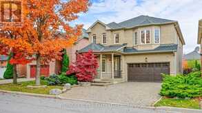 50 QUETICO DRIVE | Richmond Hill Ontario | Slide Image One