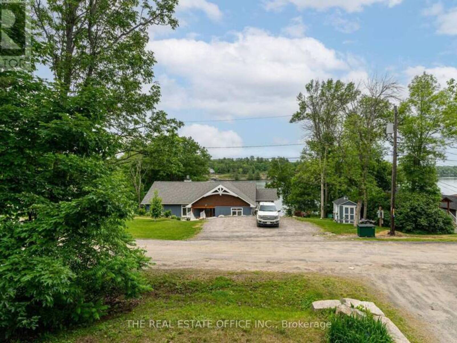 135 HILL STREET, Gravenhurst, Ontario P1P 1R2