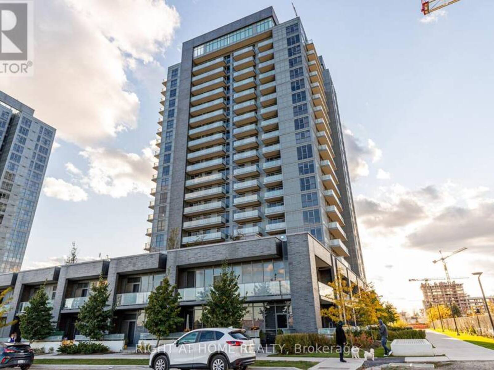 LPH06 - 65 ONEIDA CRESCENT, Richmond Hill, Ontario L4B 0G9