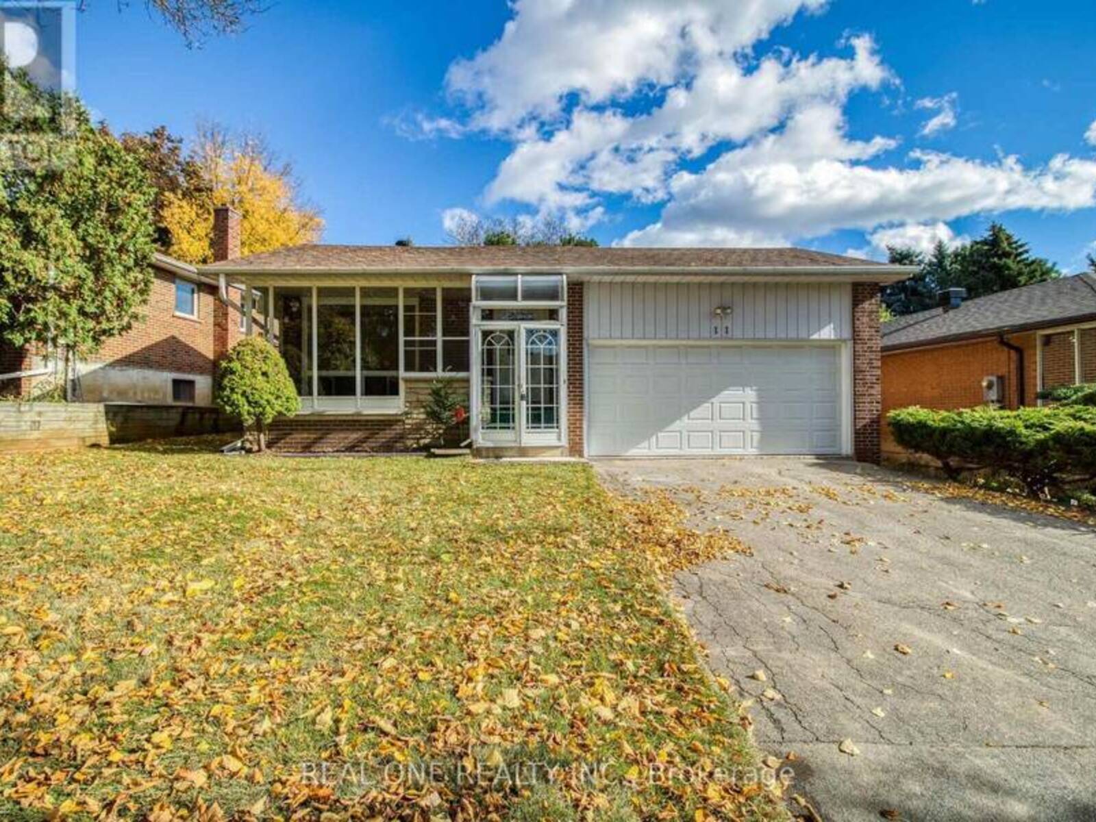 11 ROLLINGWOOD DRIVE, Toronto, Ontario M2H 2M4