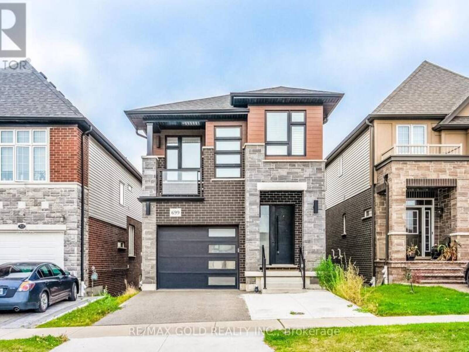 699 THOMAS SLEE DRIVE, Kitchener, Ontario N2P 2Y8