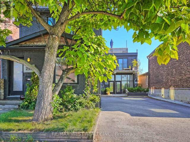 259 OAKWOOD AVENUE Toronto Ontario, M6E 2V3