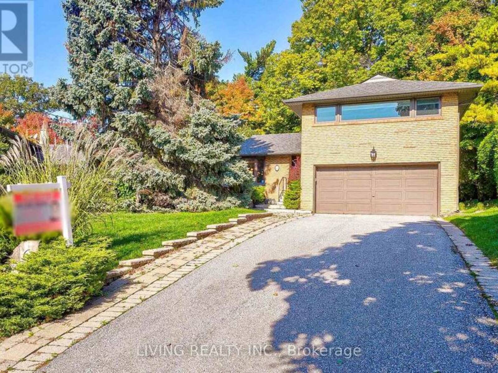 6 HILLAVON DRIVE, Toronto, Ontario M9B 2P5