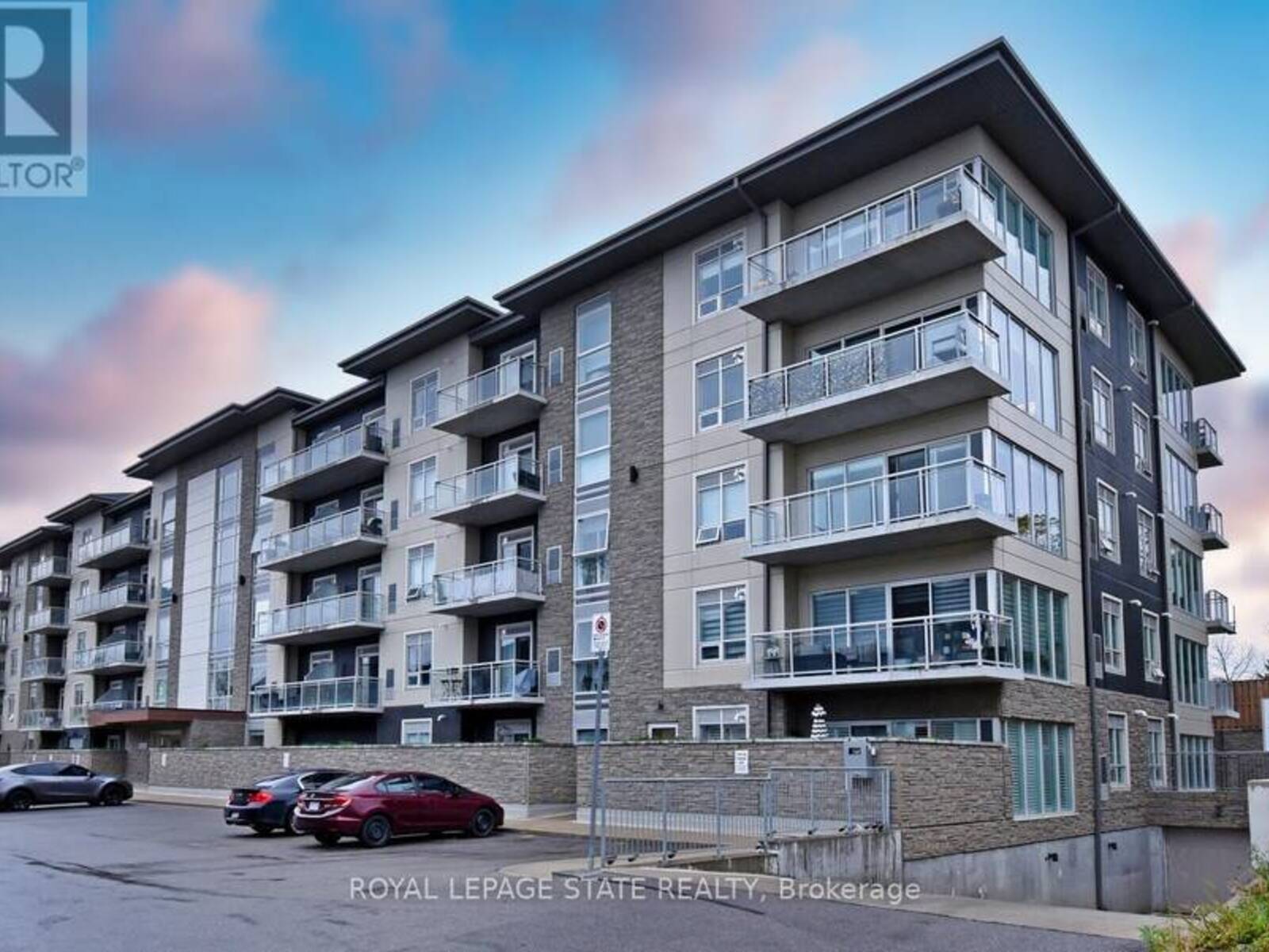 315 - 16 MARKLE CRESCENT, Ancaster, Ontario L9G 3K9