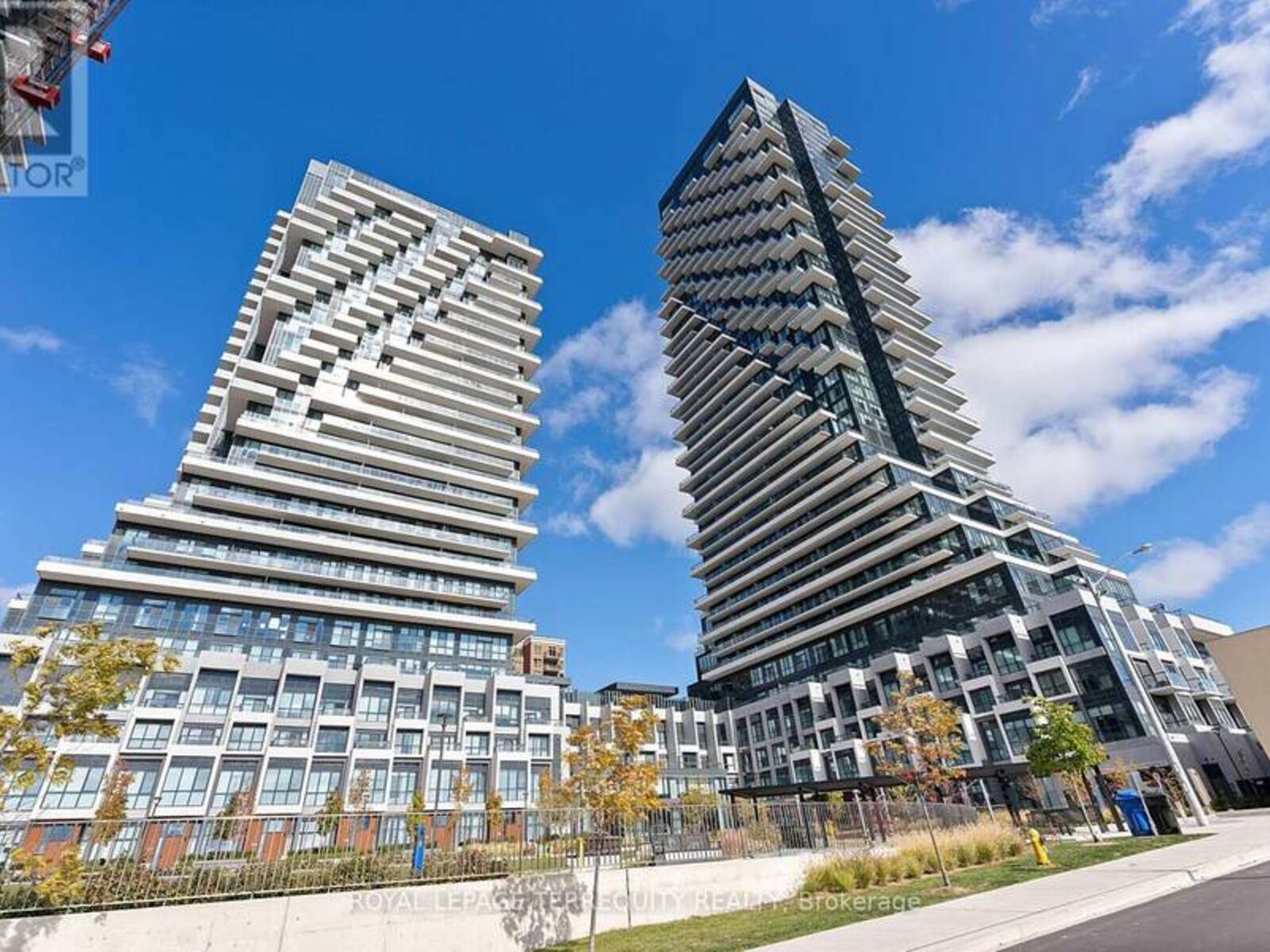 2033 - 20 INN ON THE PARK DRIVE, Toronto, Ontario M3C 0P8