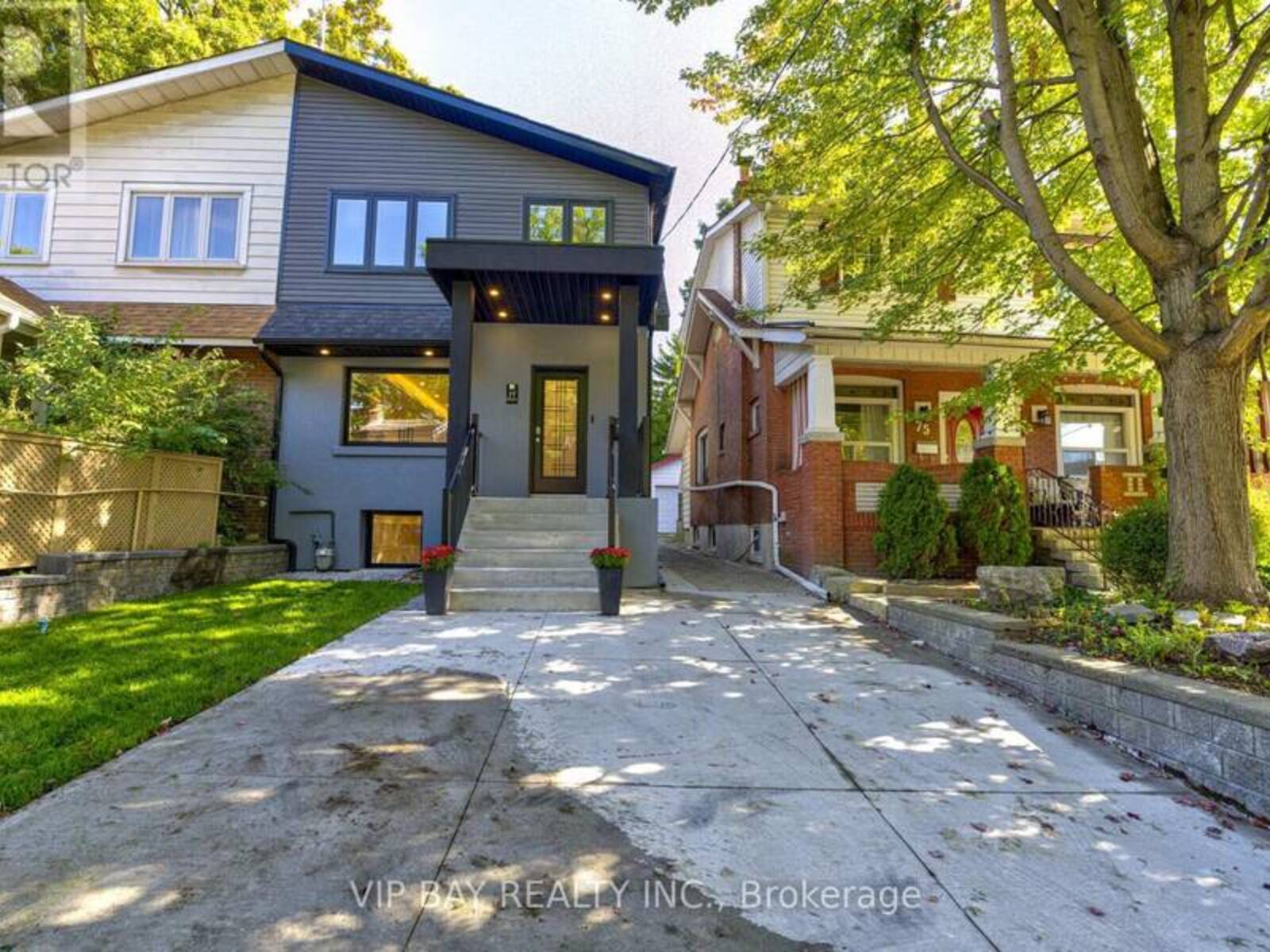 77 GLENMORE ROAD, Toronto, Ontario M4L 3M2