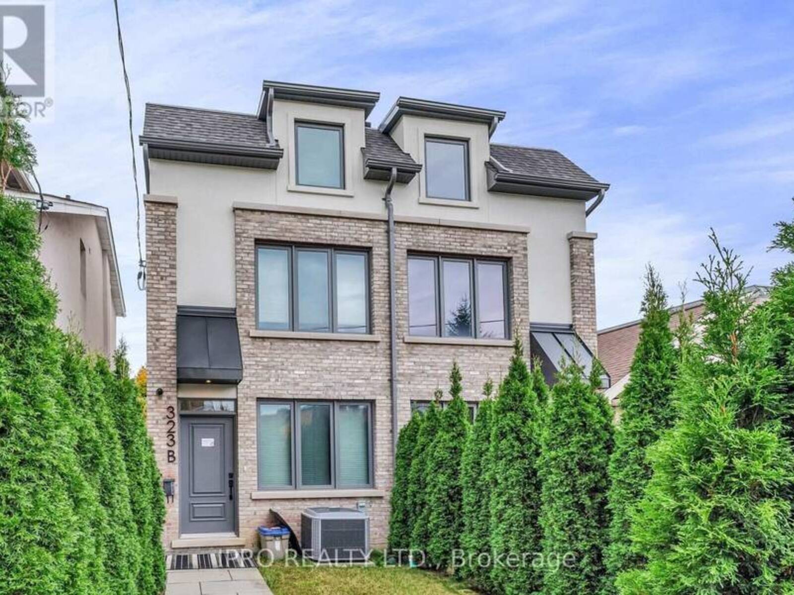 323 MORTIMER AVENUE, Toronto, Ontario M4J 2C9