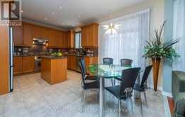 84 VERDI ROAD | Richmond Hill Ontario | Slide Image Nine