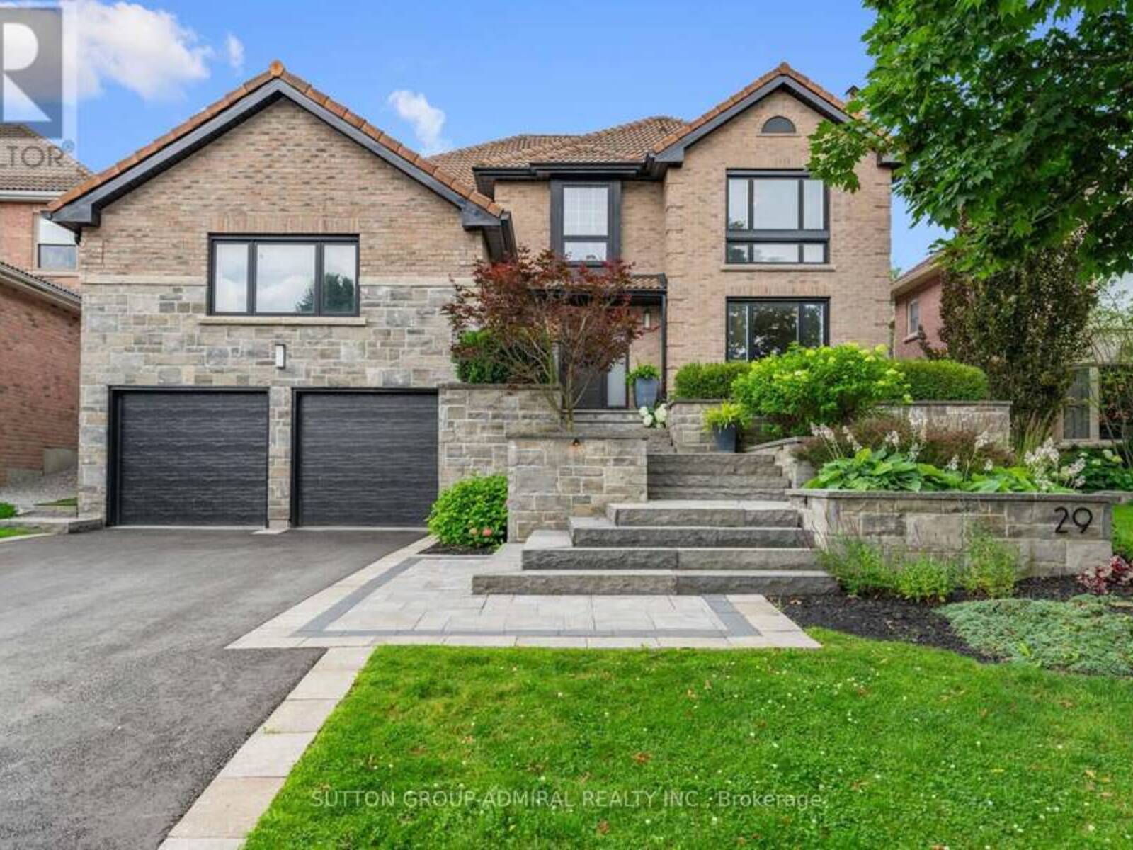 29 MARSH HARBOUR, Aurora, Ontario L4G 5Y7