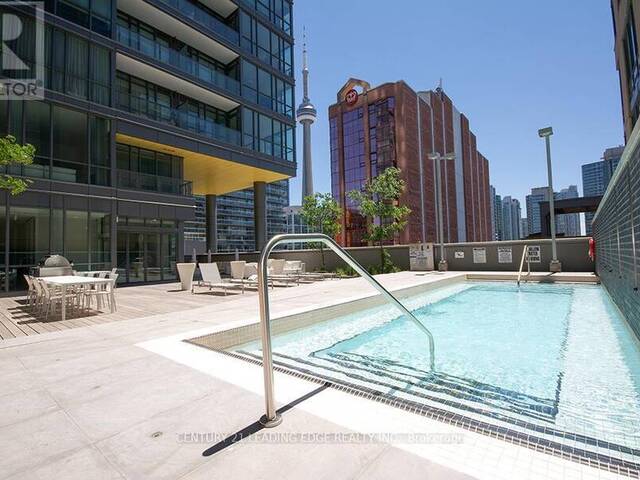 405 - 8 CHARLOTTE STREET Toronto Ontario, M5V 0K4