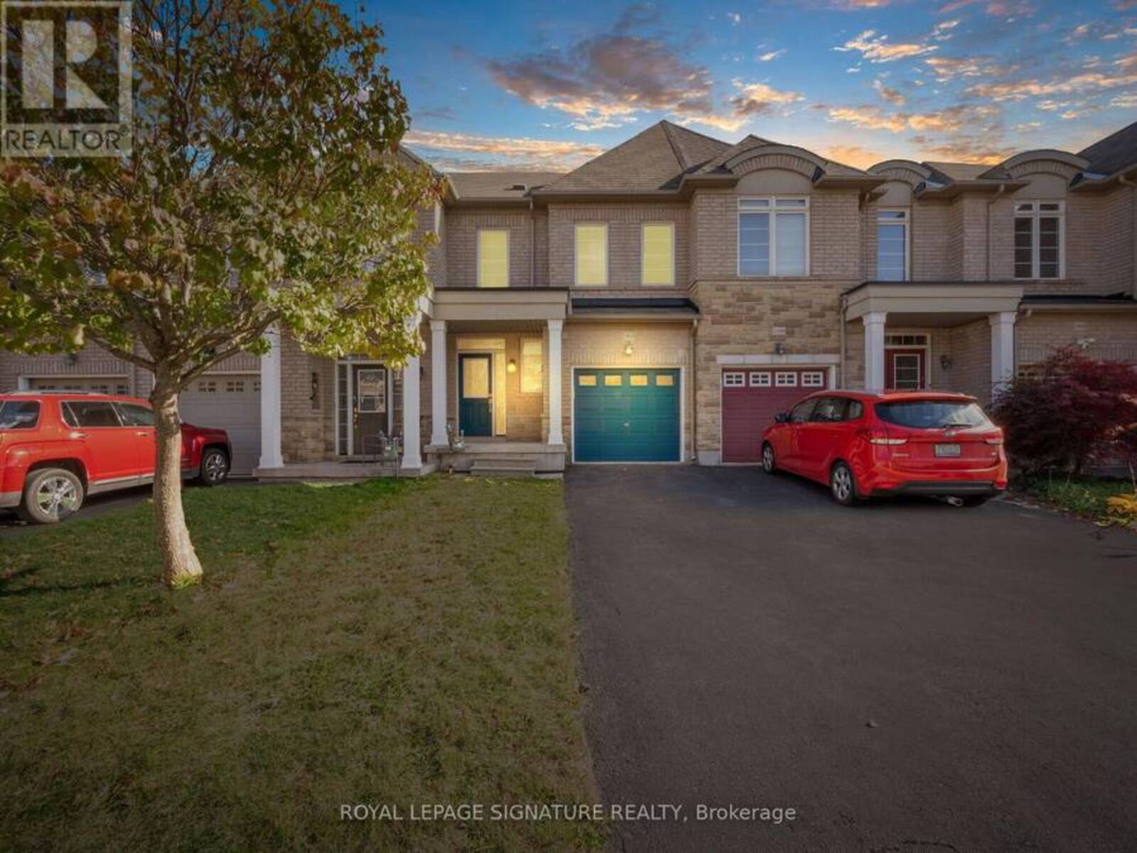 2404 OLD BROMPTON WAY, Oakville, Ontario L6M 0J3