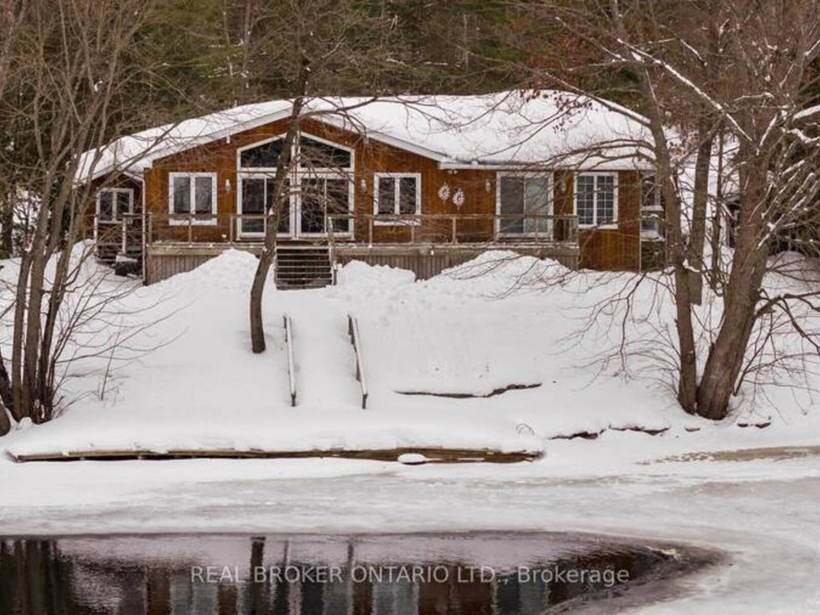 1093 LAIDLAW AVENUE, Gravenhurst, Ontario L0K 2B0