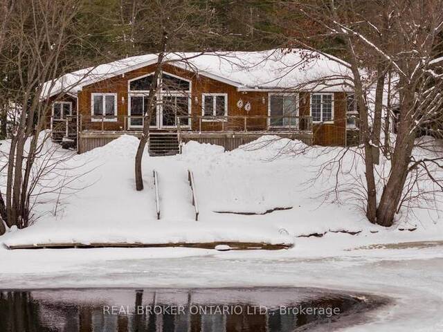 1093 LAIDLAW AVENUE Gravenhurst Ontario, L0K 2B0 - 4 Bedrooms Waterfront Home For sale