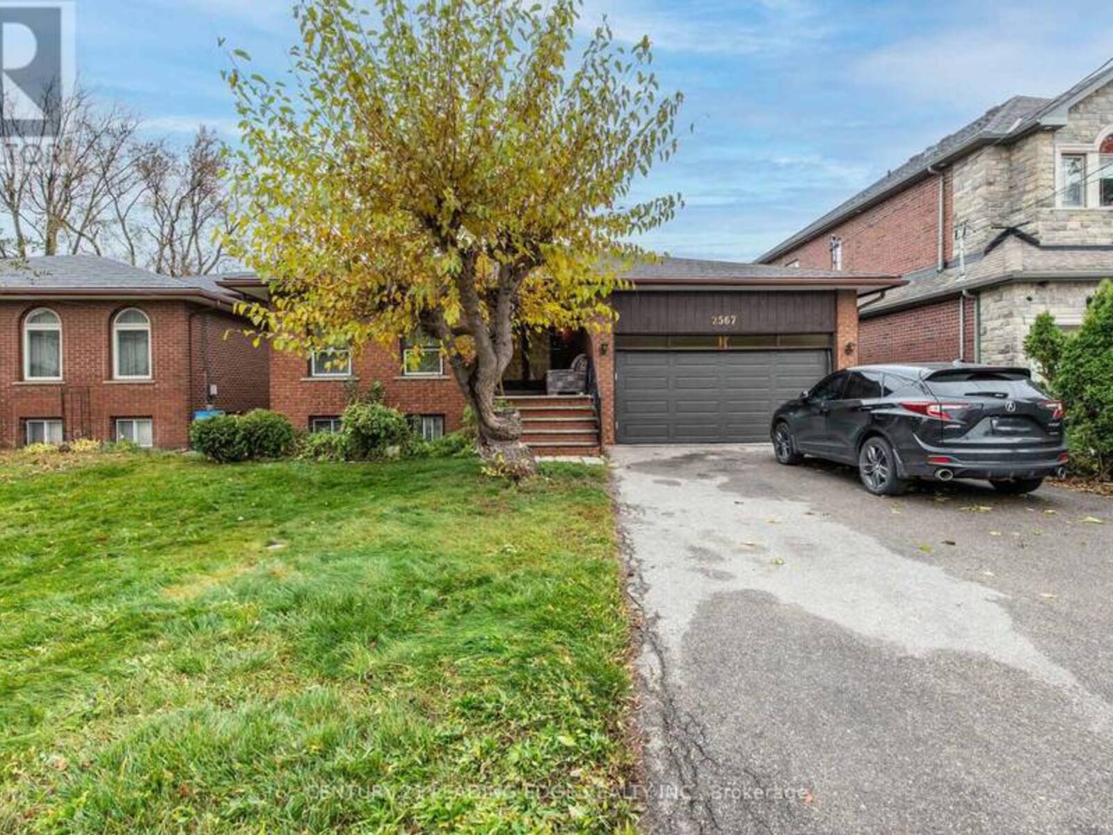 2567 CLIFF ROAD, Mississauga, Ontario L5A 2P5