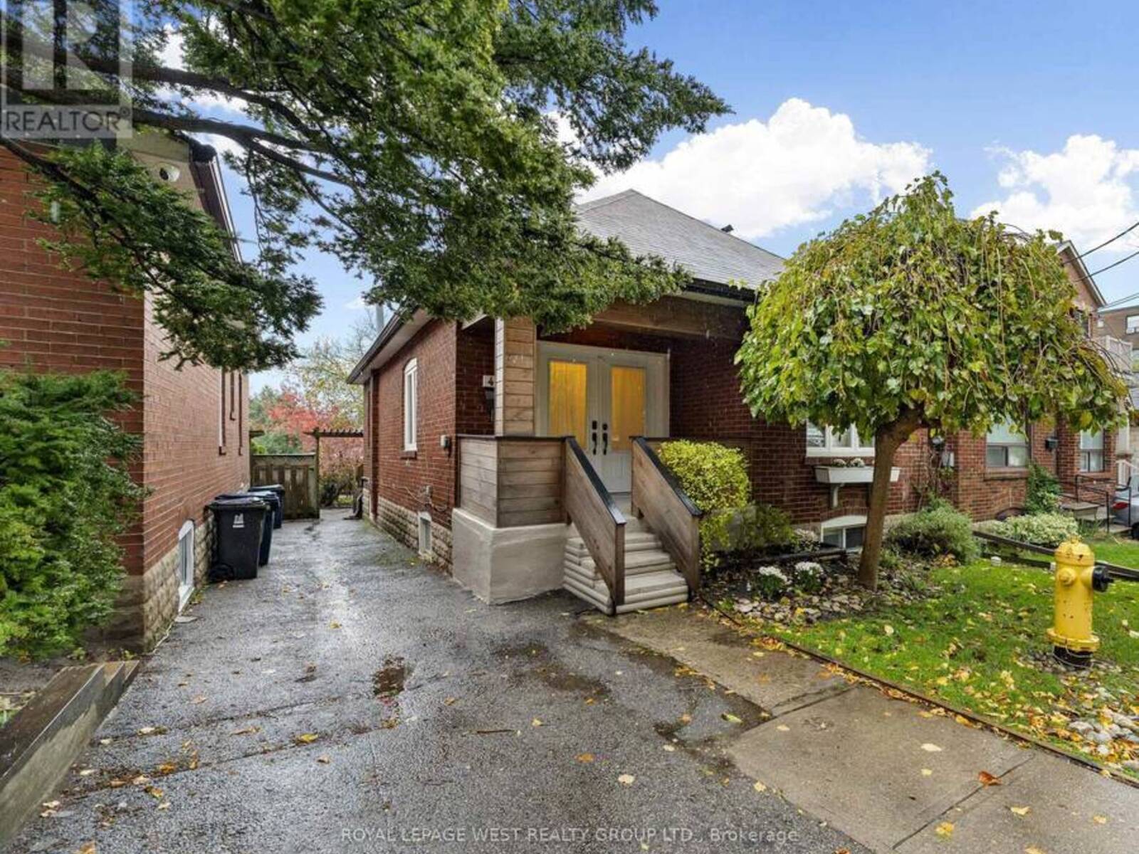 4047 OLD DUNDAS STREET, Toronto, Ontario M6S 2R5