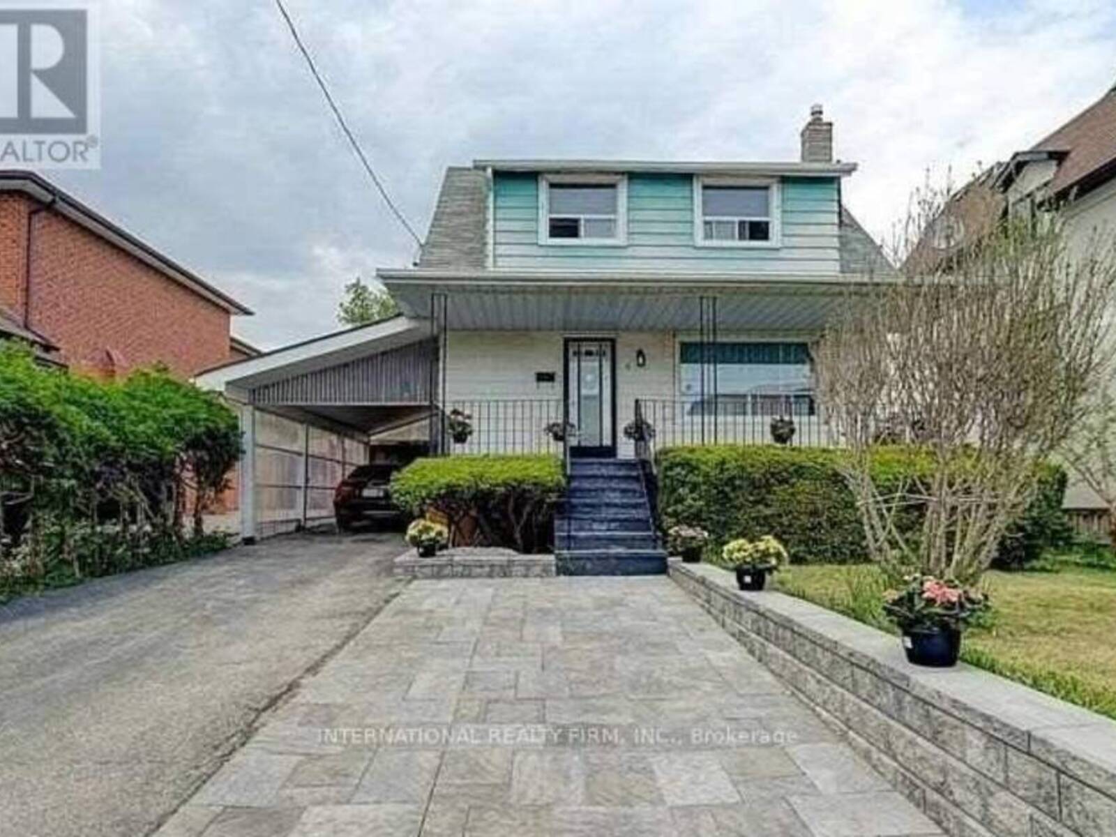 8 FARRELL AVENUE, Toronto, Ontario M2R 1C8