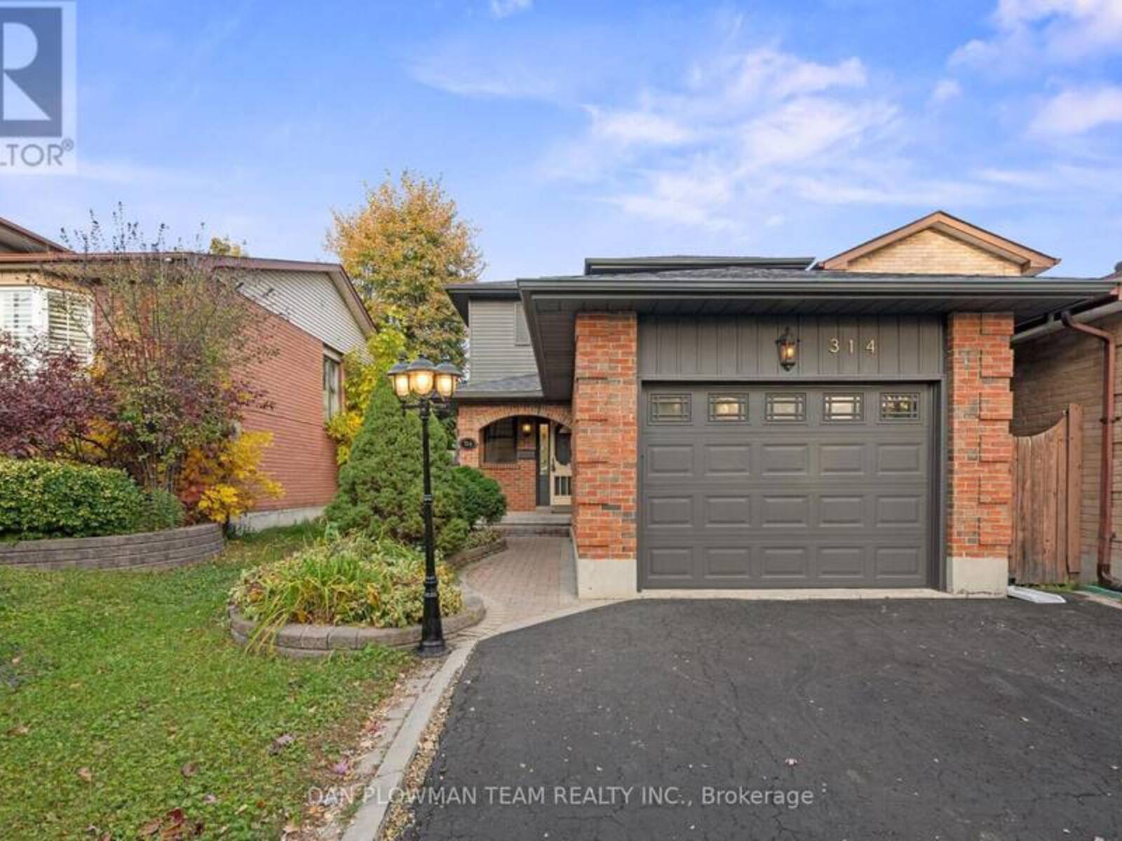 314 DICKENS DRIVE, Oshawa, Ontario L1K 1N5