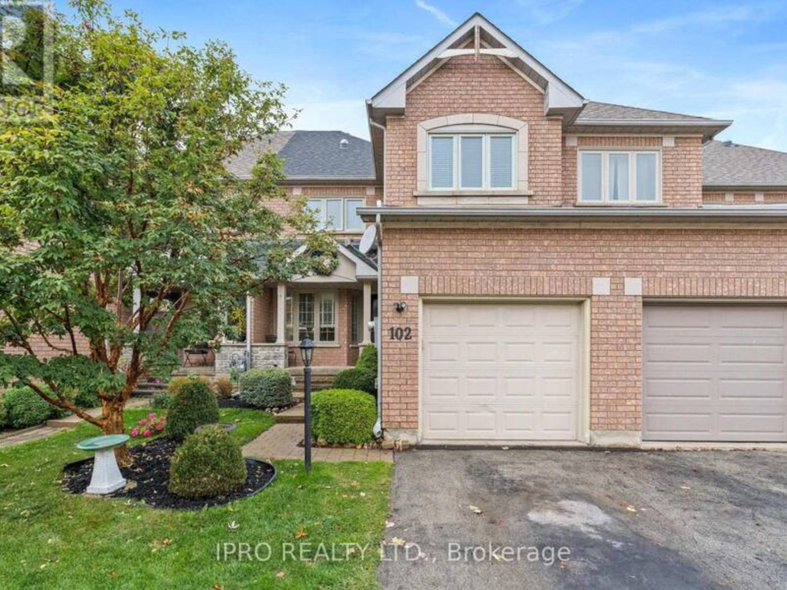 102 JAMES YOUNG DRIVE, Halton Hills, Ontario L7G 5S1