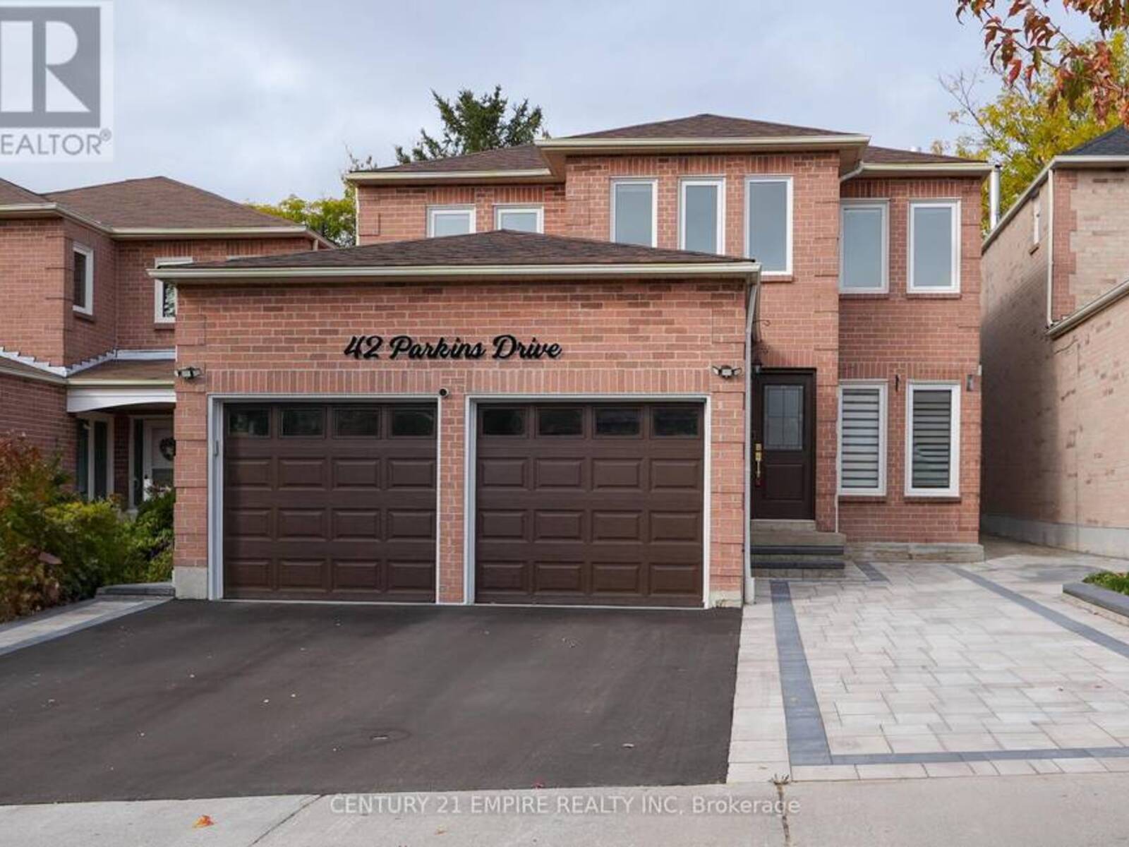 42 PARKINS DRIVE, Ajax, Ontario L1T 3L2