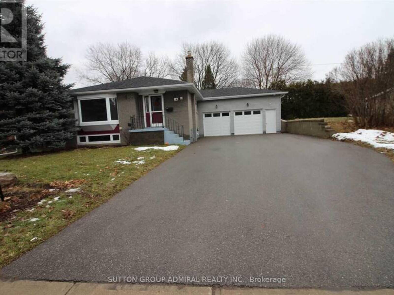 63 AURORA HEIGHTS DRIVE, Aurora, Ontario L4G 2W6