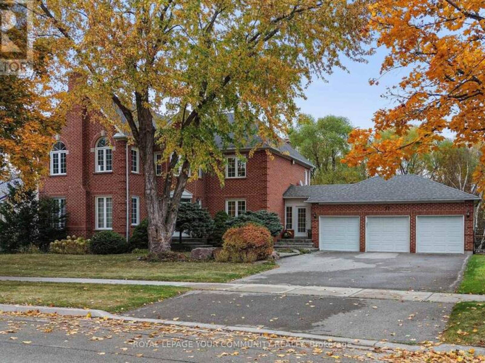 37 WILLOW FARM LANE, Aurora, Ontario L4G 6K1