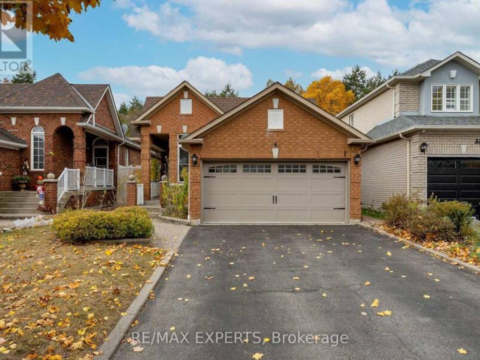 31 MARKWOOD CRESCENT, Whitby, Ontario L1R 2S3