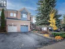 286 DENISE CIRCLE | Newmarket Ontario | Slide Image One