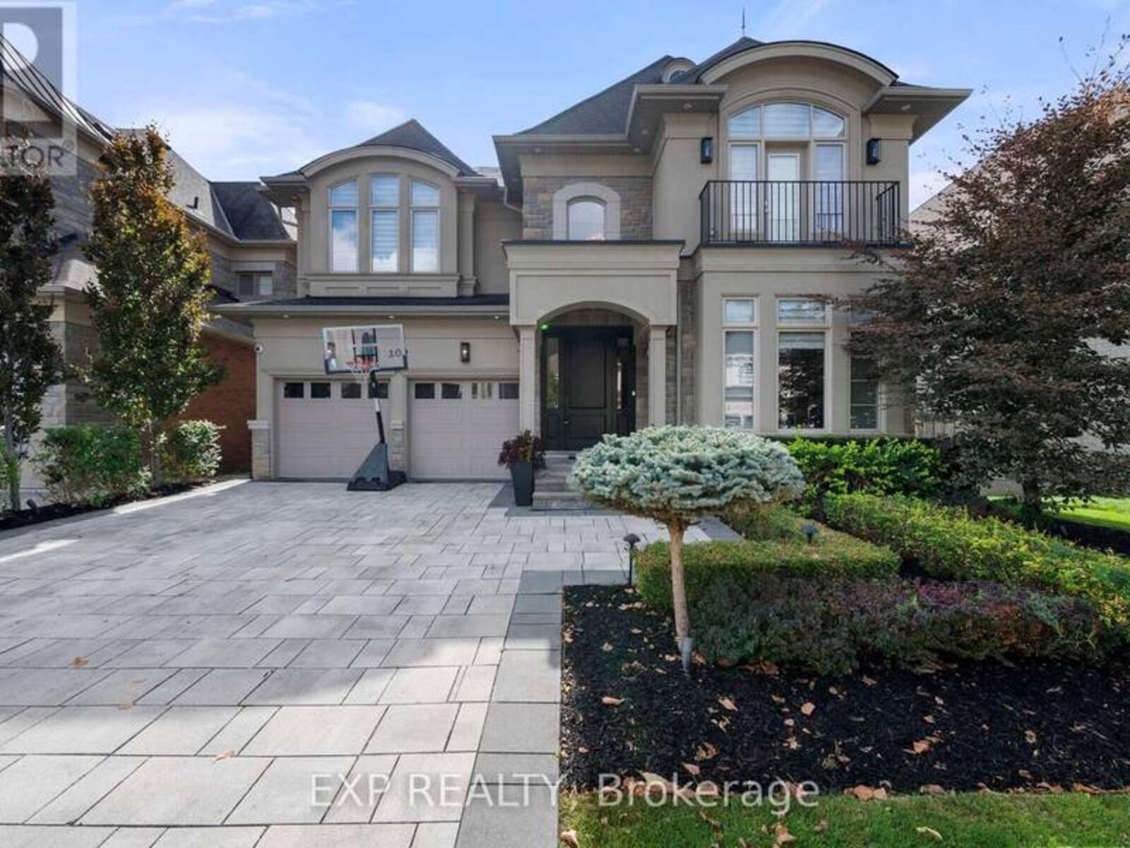 102 VINES PLACE, Aurora, Ontario L4G 0R7