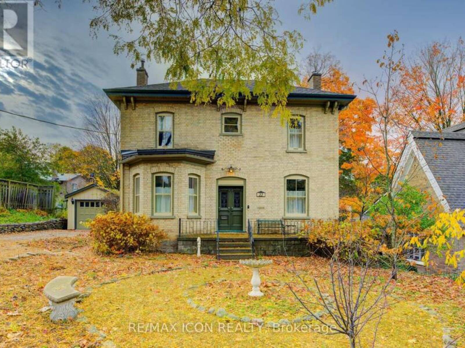 22 HARVEY STREET, Cambridge, Ontario N3C 1M6