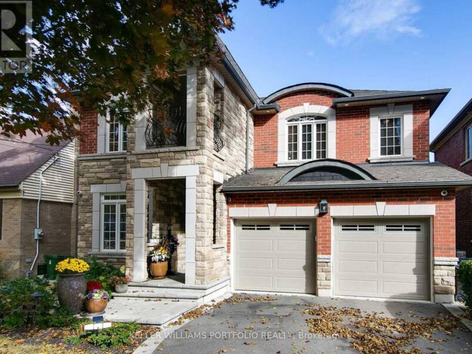 75 ASHBOURNE DRIVE, Toronto, Ontario M9B 4H4