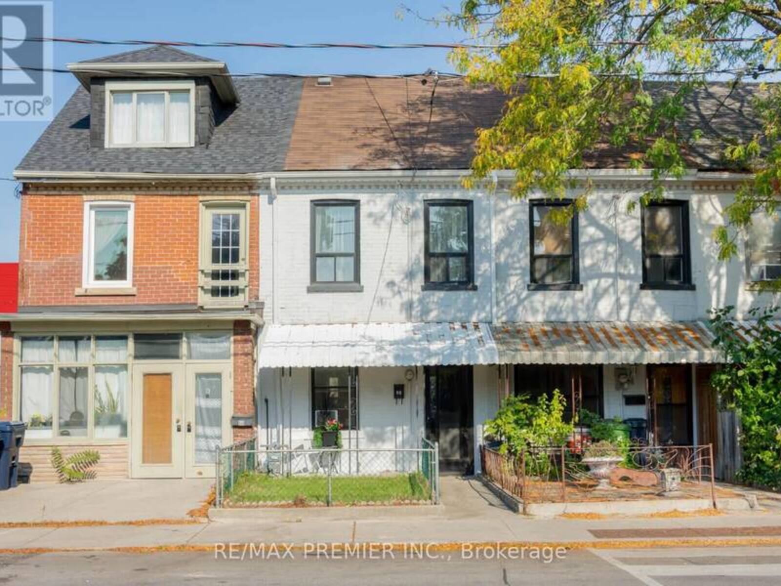 58 MANSFIELD AVENUE, Toronto, Ontario M6J 2B2