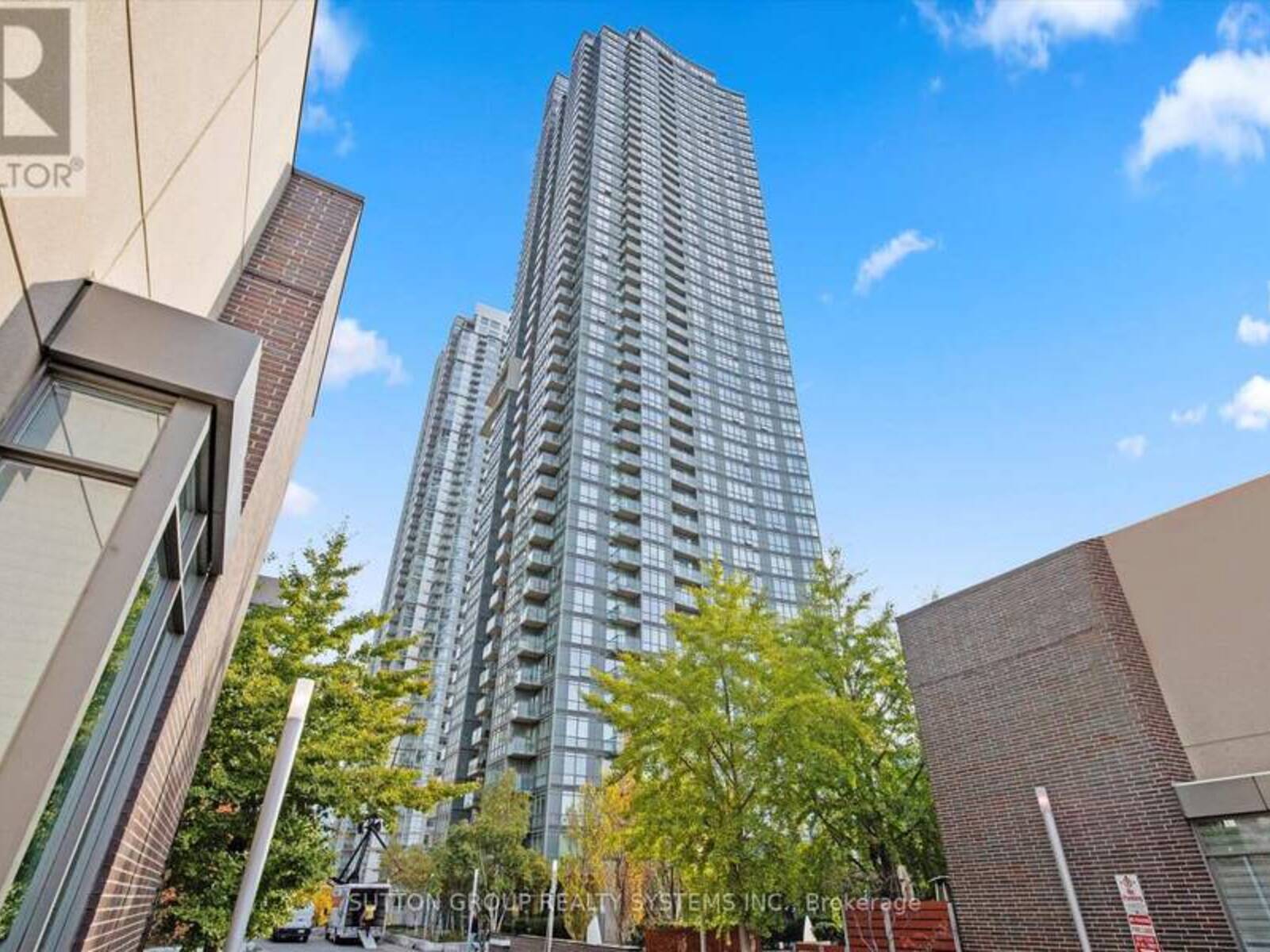 1008 - 11 BRUNEL COURT, Toronto, Ontario M5V 3Y3