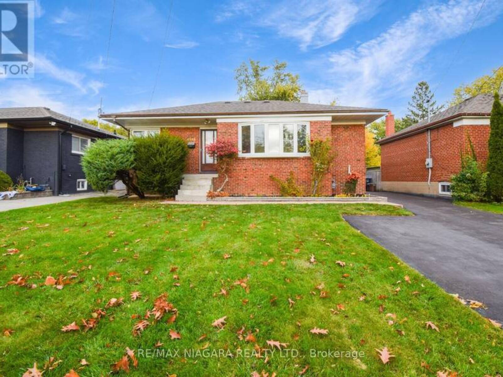 1503 BLANEFIELD ROAD, Mississauga, Ontario L5G 4H3