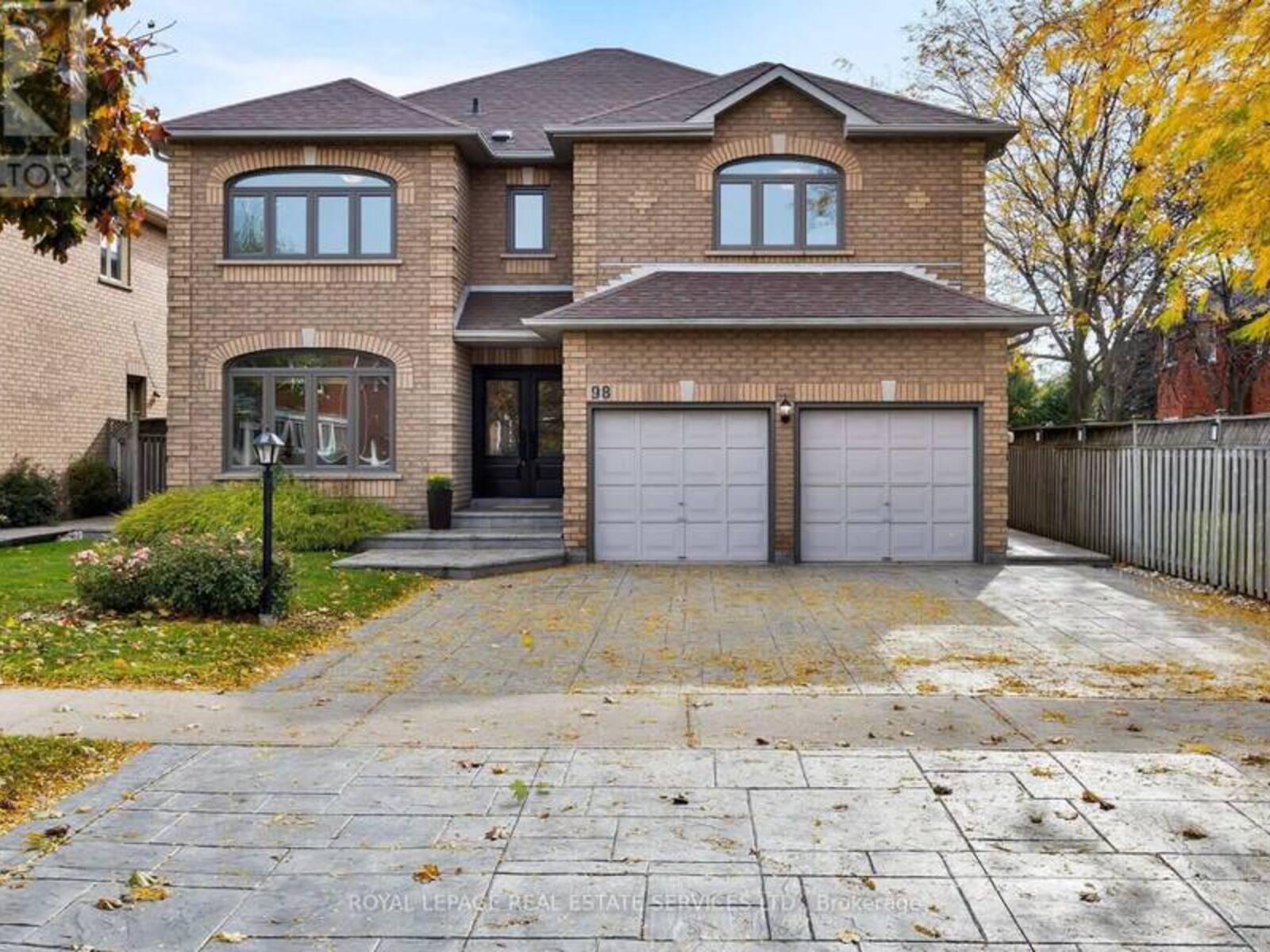 98 RIVER GLEN BOULEVARD, Oakville, Ontario L6H 5Z6