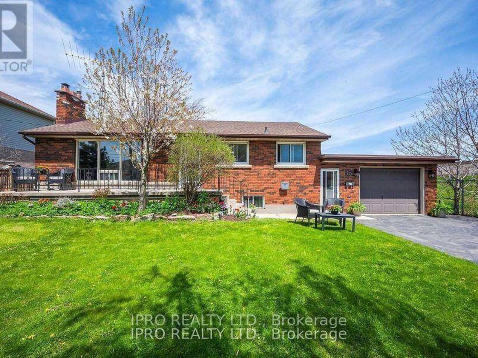 20 HIGHLAND ROAD W, Hamilton, Ontario L8J 2T7