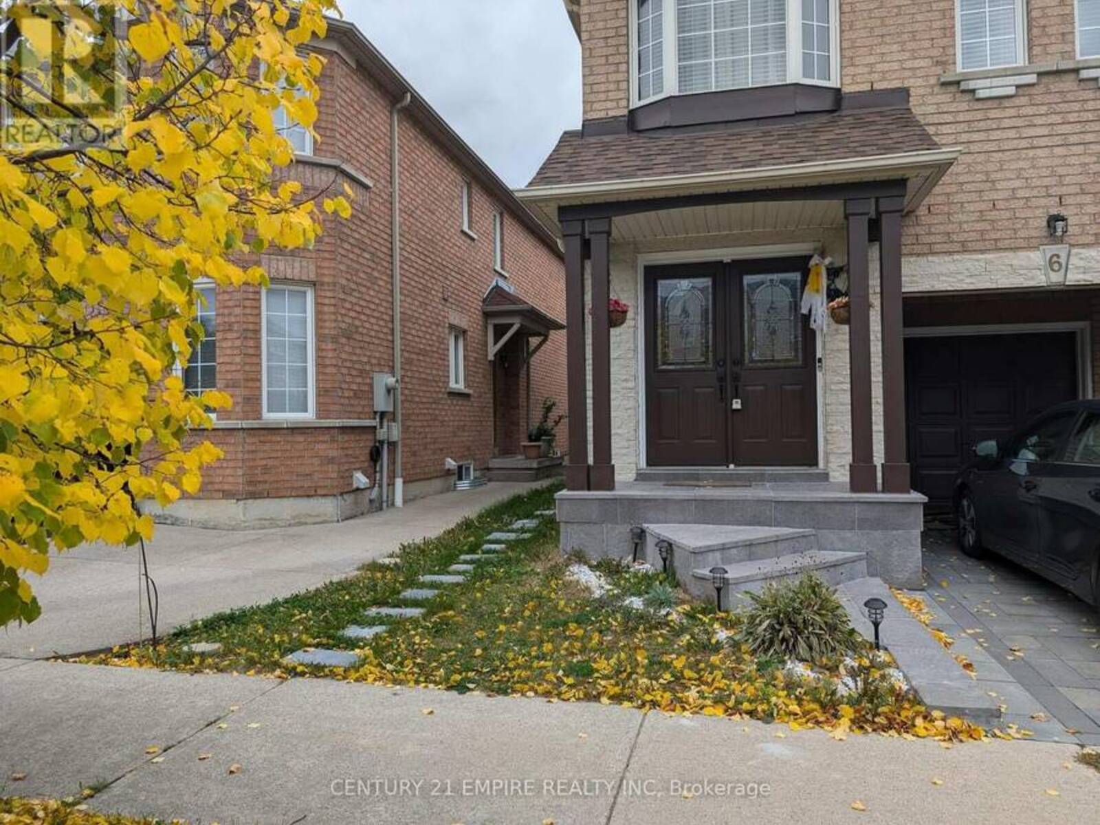 6 VIA CASSIA DRIVE, Toronto, Ontario M6M 5K8