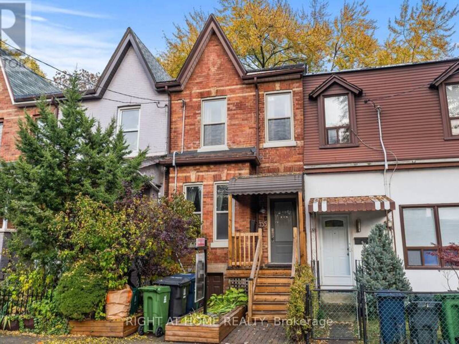 155 MUNRO STREET, Toronto, Ontario M4M 2B8