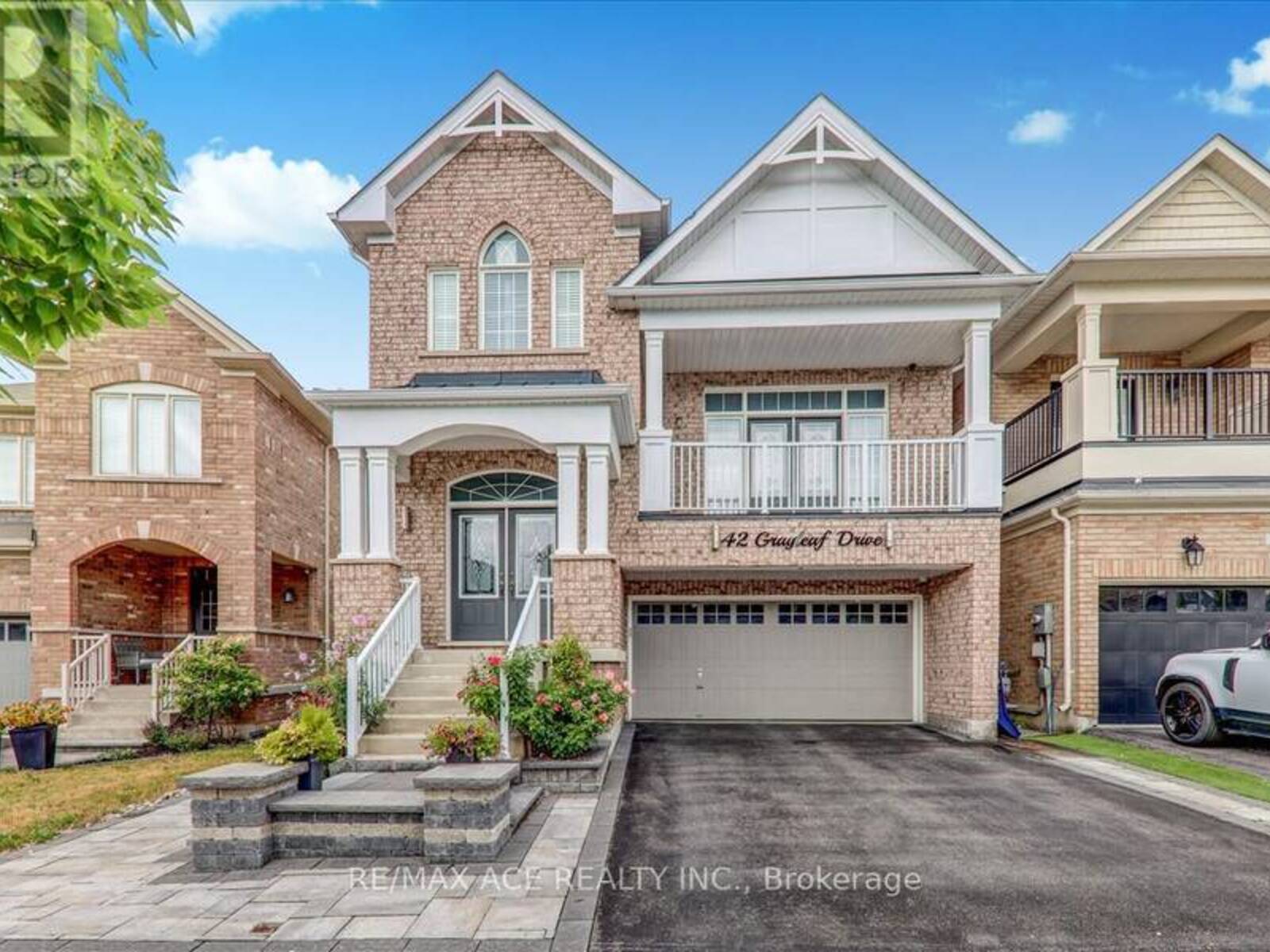 42 GRAYLEAF DRIVE, Whitchurch-Stouffville, Ontario L4A 1S8